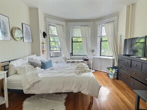 398 Harvard St in Brookline, MA - Building Photo - Building Photo