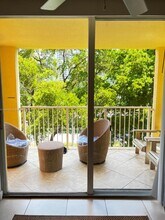 19501 E Country Club Dr in Miami, FL - Foto de edificio - Building Photo