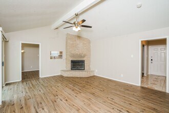 12011 Pecan Meadow Dr in Houston, TX - Building Photo - Building Photo