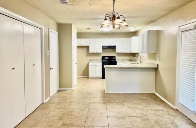 101 E Primrose Ln in Longview, TX - Building Photo - Building Photo