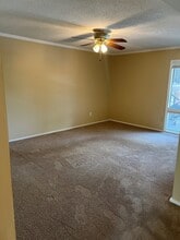 311 W Earle St, Unit A23 in Greenville, SC - Building Photo - Building Photo