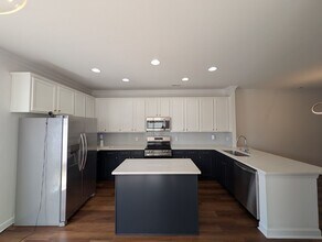 5133 Prosperity Church Rd in Charlotte, NC - Building Photo - Building Photo