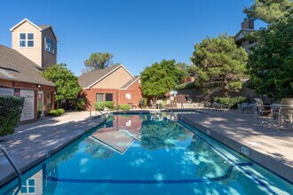 The Pointe in El Paso, TX - Building Photo - Building Photo