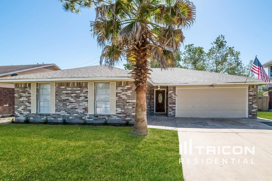 18711 Highland Trail in Houston, TX - Building Photo