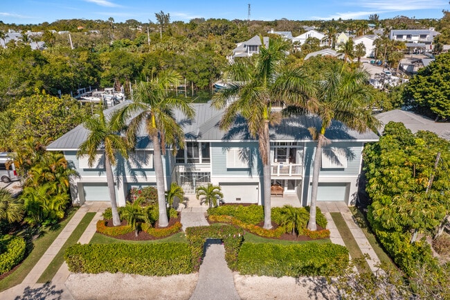 121 Damfino St in Boca Grande, FL - Building Photo - Building Photo