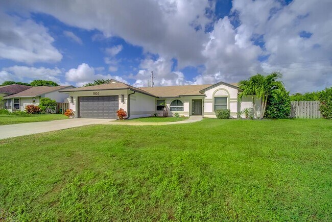 1853 Shower Tree Way in Wellington, FL - Building Photo - Building Photo