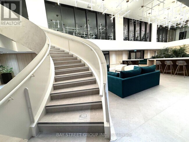 3071 Trafalgar Rd in Oakville, ON - Building Photo - Building Photo