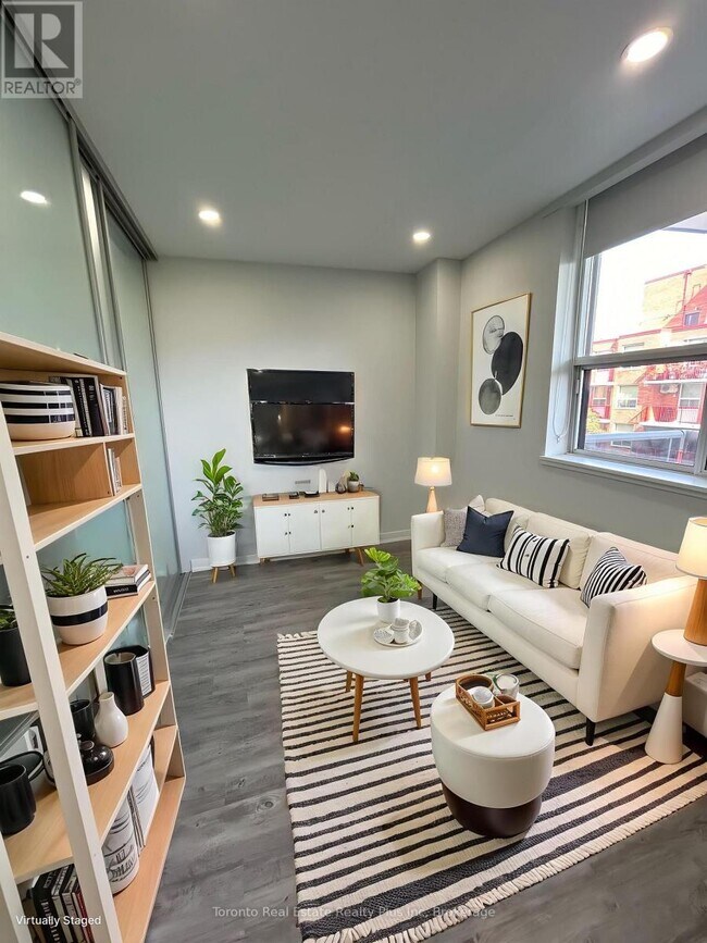 15 Walmer Rd in Toronto, ON - Building Photo - Building Photo