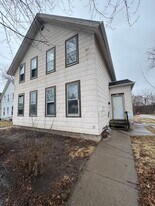 1527 W 6th St in Davenport, IA - Building Photo