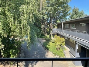 Arise Highline in Burien, WA - Foto de edificio - Building Photo