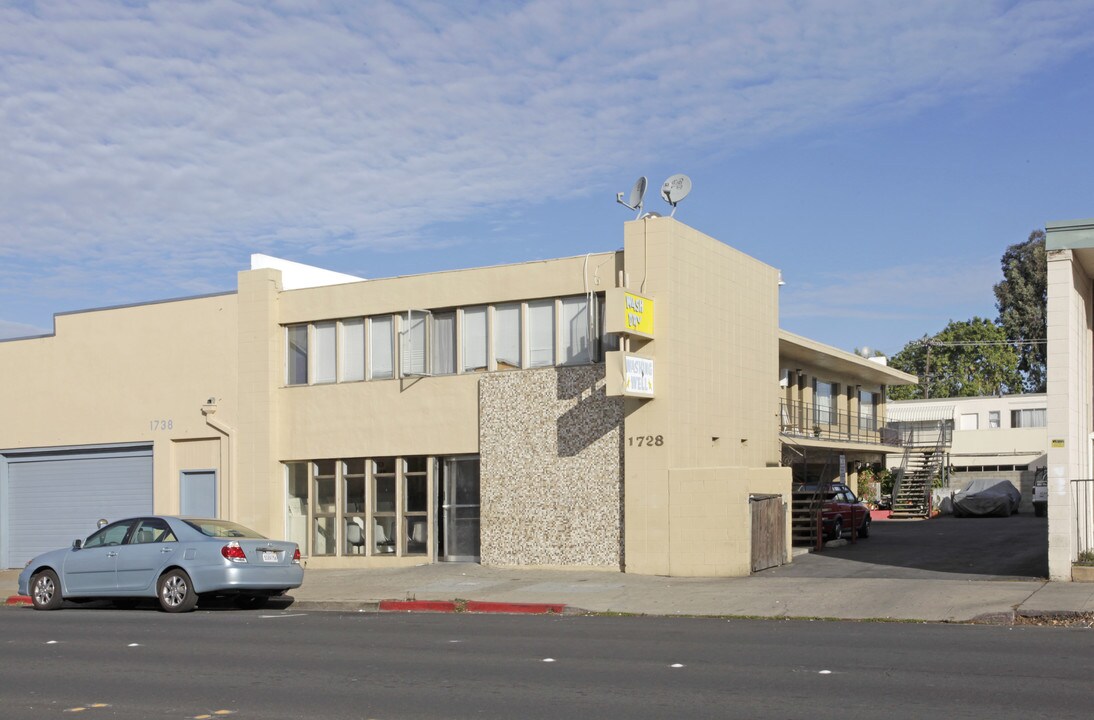 1728 Broadway St in Redwood City, CA - Foto de edificio