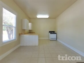 803 Chestnut St in Yuba City, CA - Building Photo - Building Photo