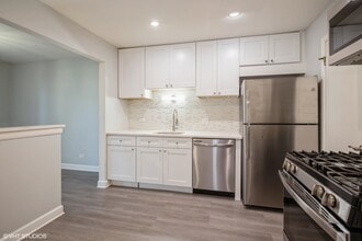 298 Pembridge Ln in Schaumburg, IL - Building Photo - Building Photo