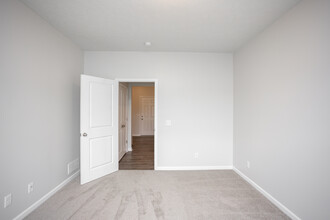 Emerald Point Landing Townhomes in Rochester, NY - Building Photo - Interior Photo