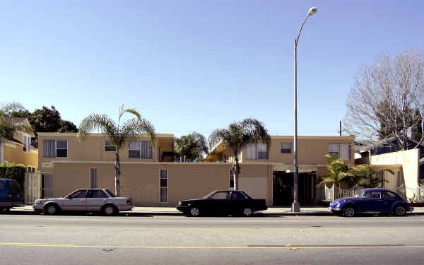 1135-1145 Pacific Ave in Long Beach, CA - Building Photo - Building Photo