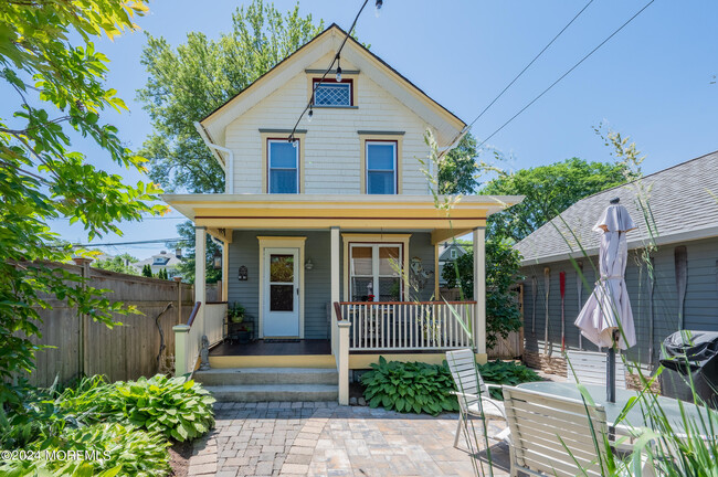 property at 1104 Fifth Ave