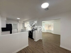 231 Middlebury Dr in San Antonio, TX - Building Photo - Building Photo