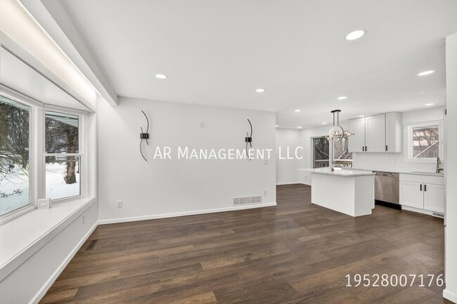 property at 10920 Oak Knoll Terrace N