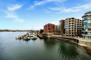 1652 Store St in Victoria, BC - Building Photo