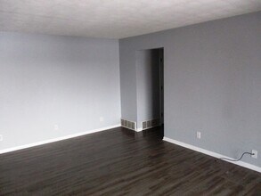 1506 Northbrook Dr in Normal, IL - Building Photo - Building Photo