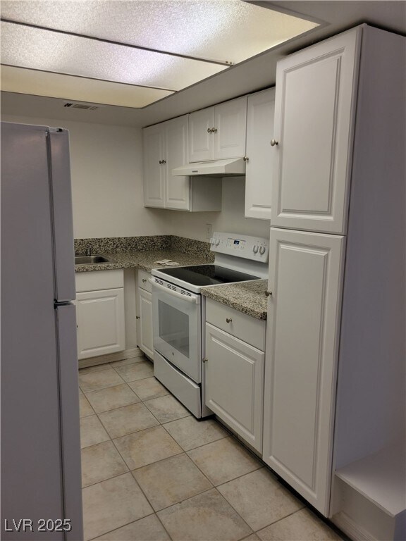 925 Willow Tree Dr in Las Vegas, NV - Building Photo - Building Photo