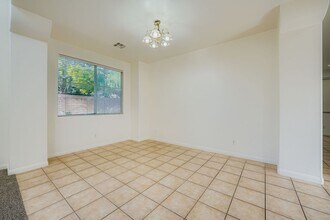 10701 Sapphire Vista Ave in Las Vegas, NV - Building Photo - Building Photo