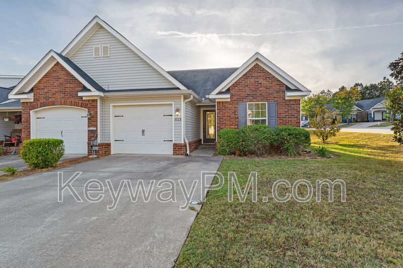 823 Whispering Willow Ct in Grovetown, GA - Foto de edificio