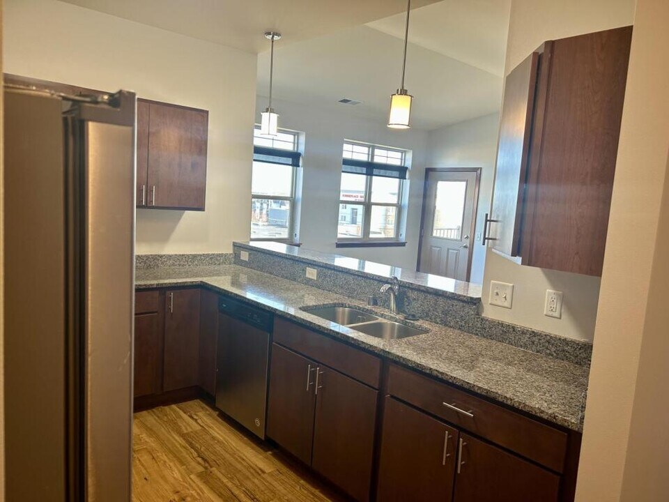 122 Wisconsin St in West Bend, WI - Building Photo