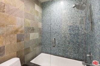 1222 N Olive Dr-Unit -103 in West Hollywood, CA - Building Photo - Building Photo