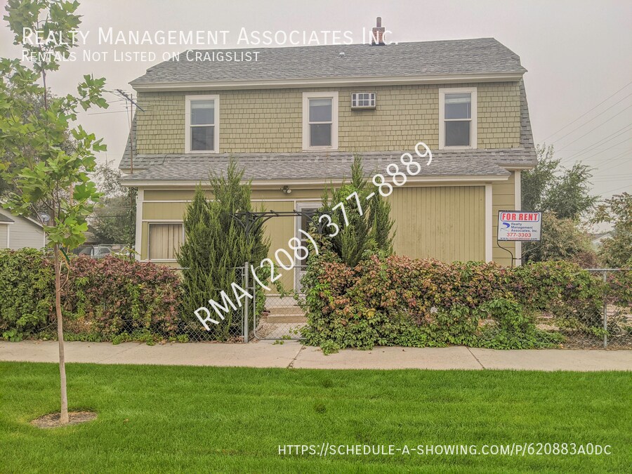 123 Cleveland Blvd-Unit -2 in Caldwell, ID - Building Photo