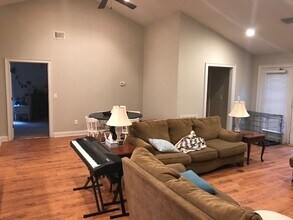 802 W Longleaf Dr in Auburn, AL - Building Photo - Building Photo