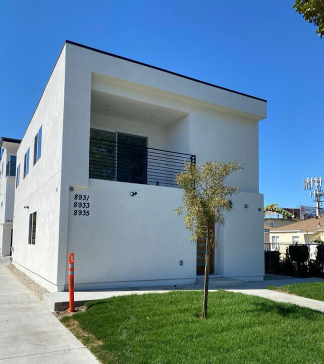 8931 McNerney Ave in South Gate, CA - Foto de edificio