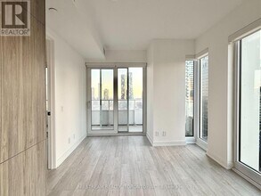 88 Queen St E in Toronto, ON - Building Photo - Building Photo