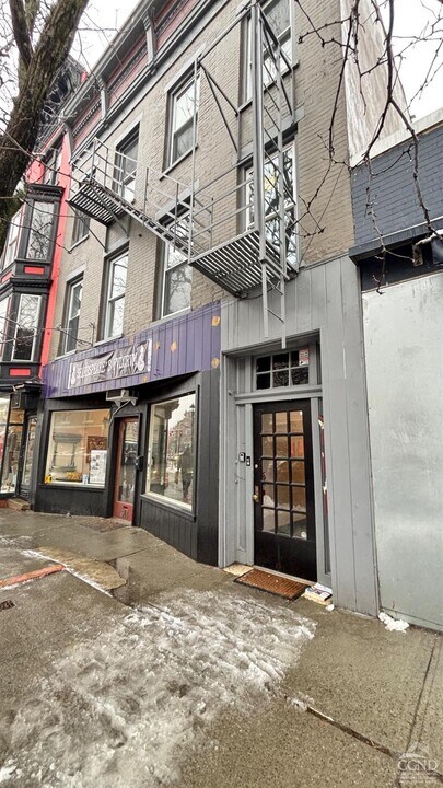 612 Warren St in Hudson, NY - Building Photo