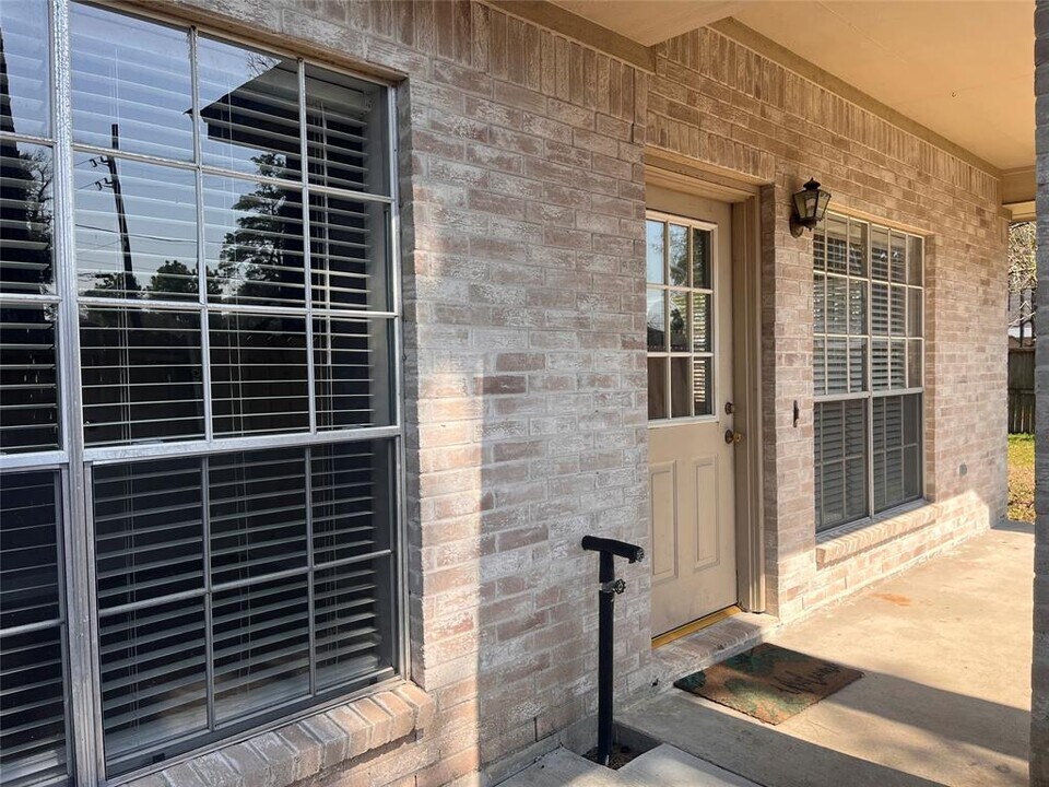 13910-A E Cypress Forest Dr in Houston, TX - Building Photo