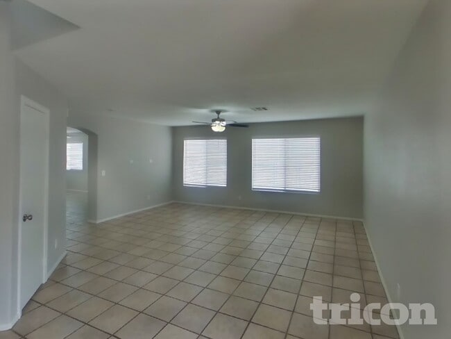 2881 Deep Creek Ln in Las Vegas, NV - Foto de edificio - Building Photo