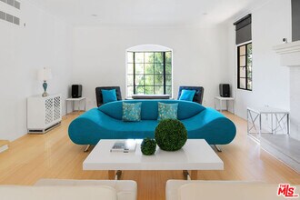 1323 Club View Dr in Los Angeles, CA - Building Photo - Building Photo