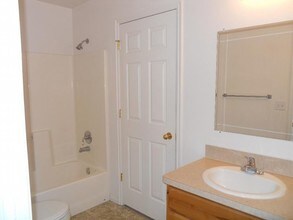3693 Deloy Dr-Unit -B in Idaho Falls, ID - Building Photo - Building Photo