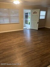 327 Crown Blvd in Melbourne, FL - Building Photo - Building Photo