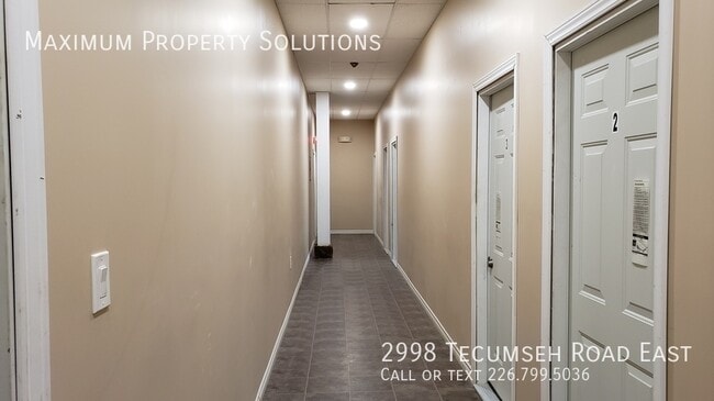 2998 Tecumseh Rd E in Windsor, ON - Building Photo - Building Photo
