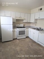 133 Manzano St NE