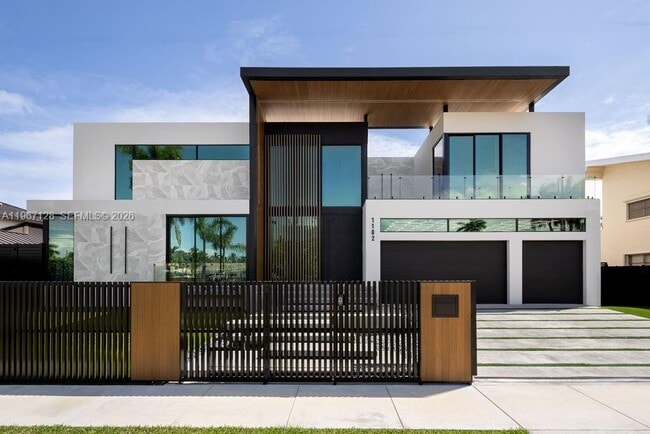 1102 Washington St in Hollywood, FL - Building Photo - Building Photo