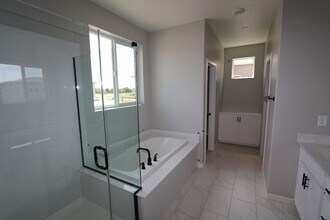2982 Melo Pearl St in Sacramento, CA - Foto de edificio - Building Photo