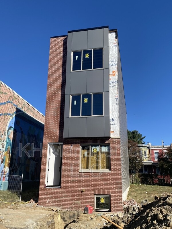 667 N 52nd St in Philadelphia, PA - Building Photo - Building Photo