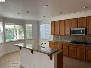 2814 Pasatiempo Dr in Brentwood, CA - Building Photo - Building Photo