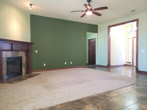 329 Madison Pl Dr in Moore, OK - Building Photo - Building Photo