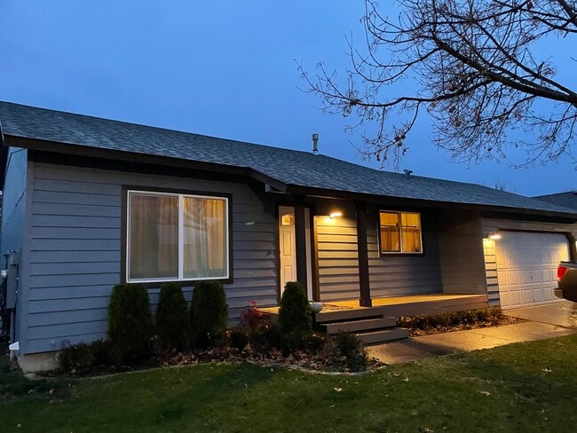 property at 1703 N Lea St