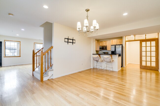 210 Broadway, Unit A-107 in Everett, MA - Building Photo - Building Photo