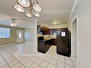 67 Davis Rd in Palm Springs, FL - Building Photo - Building Photo