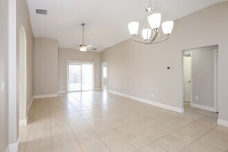 13250 Pike Lake Dr in Riverview, FL - Building Photo - Building Photo